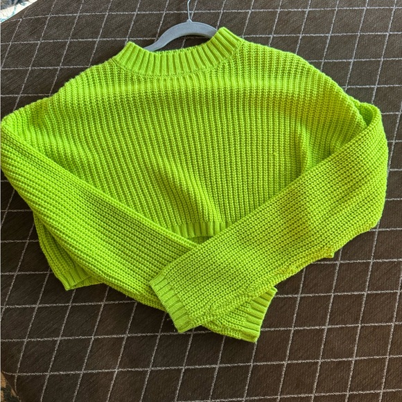 Forever 21 Cropped Neon Green Sweater - Picture 2 of 3